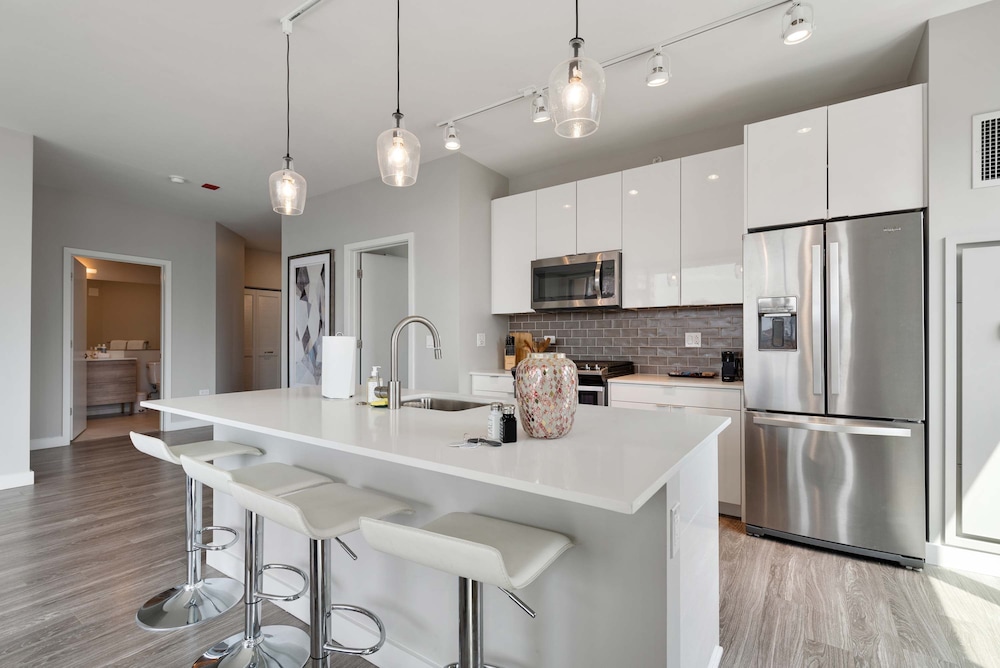 Gold Coast Group Stay 2 Modern 2BR Apartments