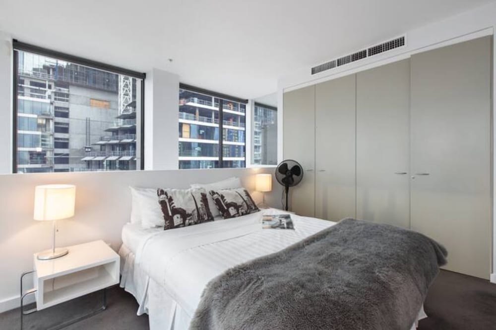 Incredible City Views in Convenient CBD Apartment