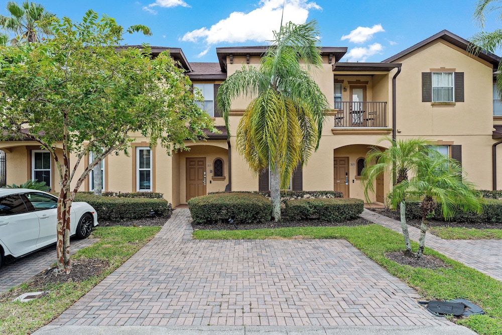 Mickeys Oasis At Regal Palms view 4