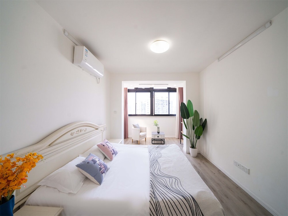 Book and Bed-Lujiabang