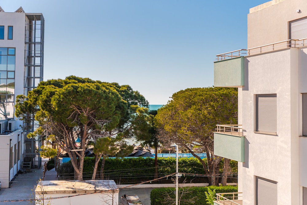 Wave Seaside Apartment photo 5