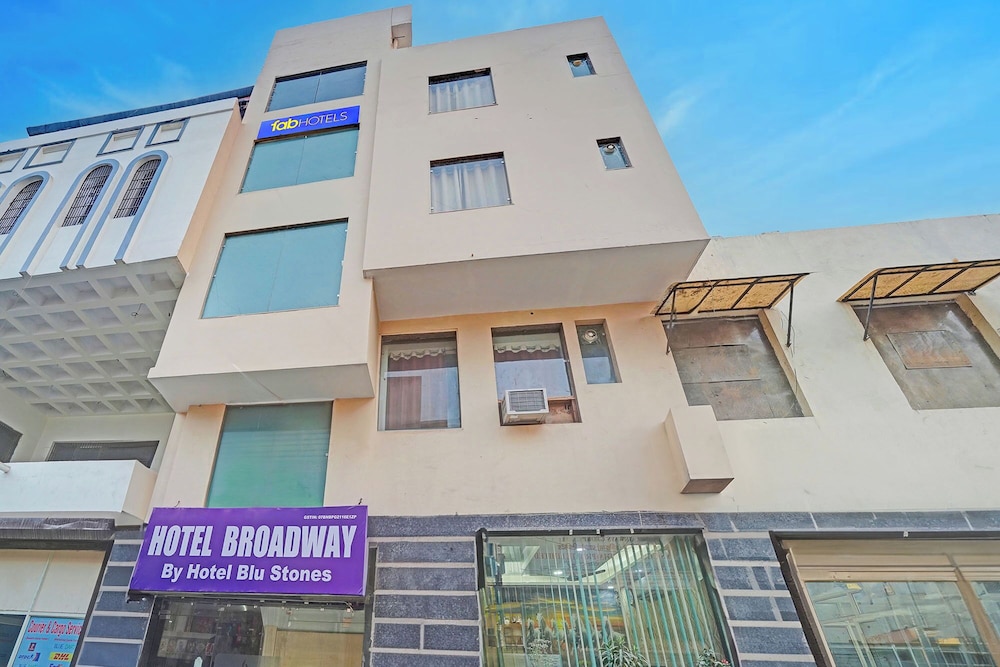 Fabhotel Broadway