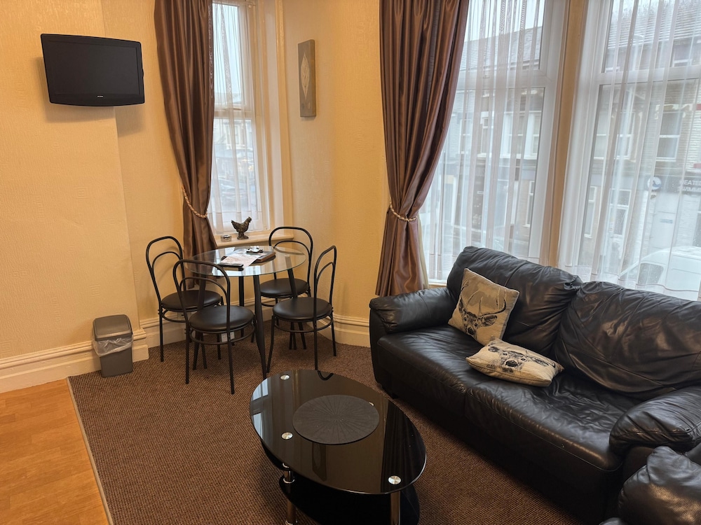 Woodfield Lodge Apartments