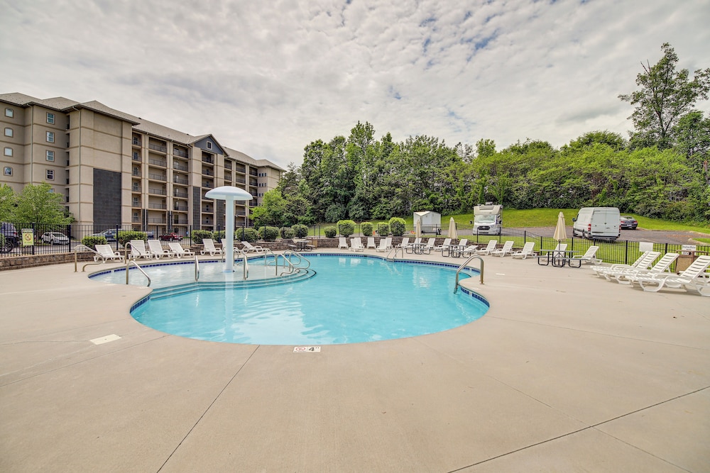 'mountain Escape' w/ Pool Access in Pigeon Forge!