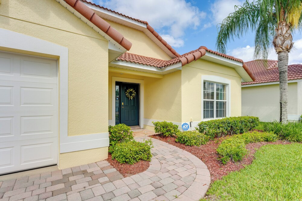 10 Mi to Wdw: Home w/ Themed Rooms, Pool & Lanai