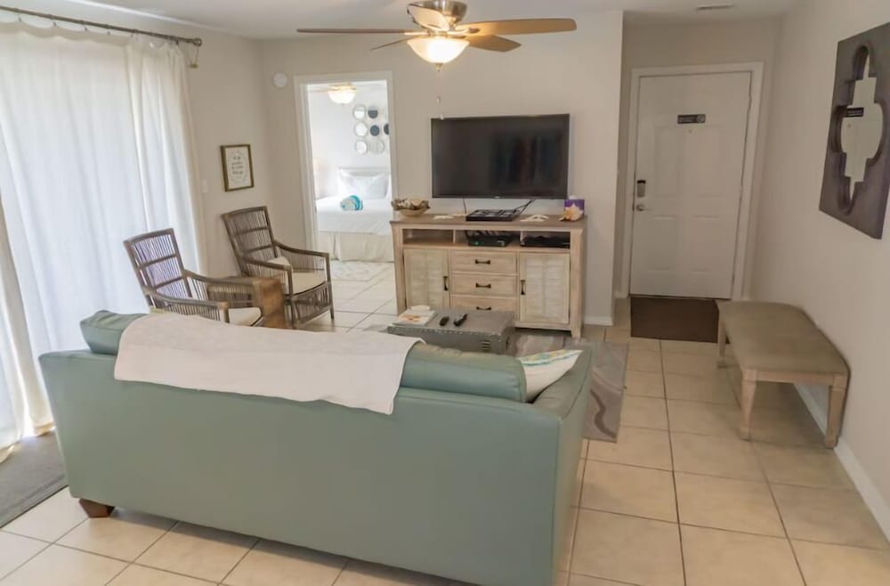 Beachside Villas 823
