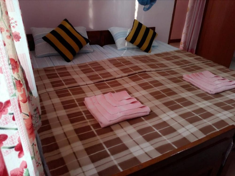 Lizzie Villa Guest House