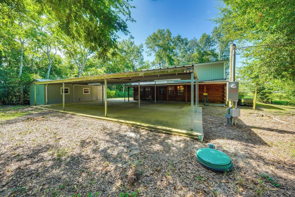 < 1 Mi to Casinos: Countryside Louisiana Getaway!