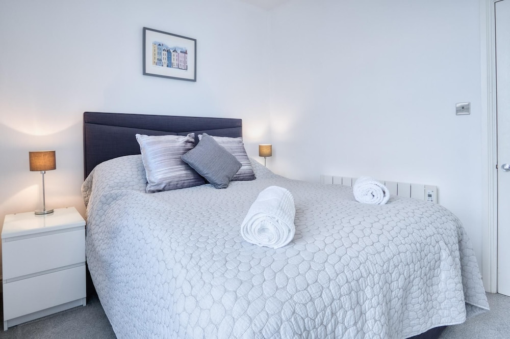 Bay View - 2 Bedroom Apartment - Tenby