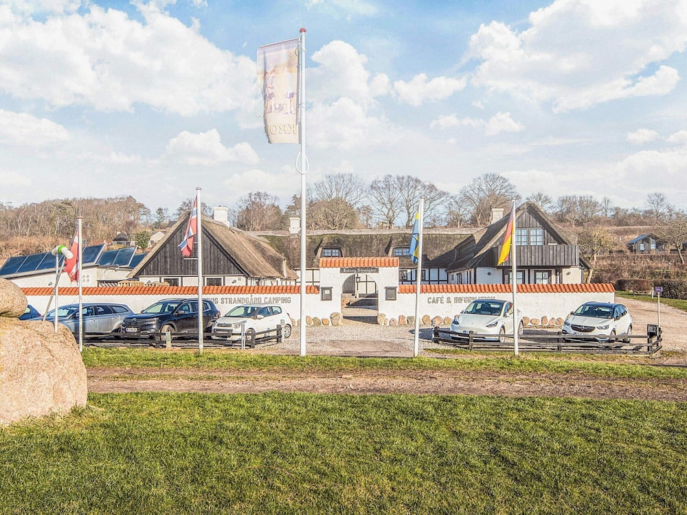 5 Person Relaxing Holiday Park Home in Ronde