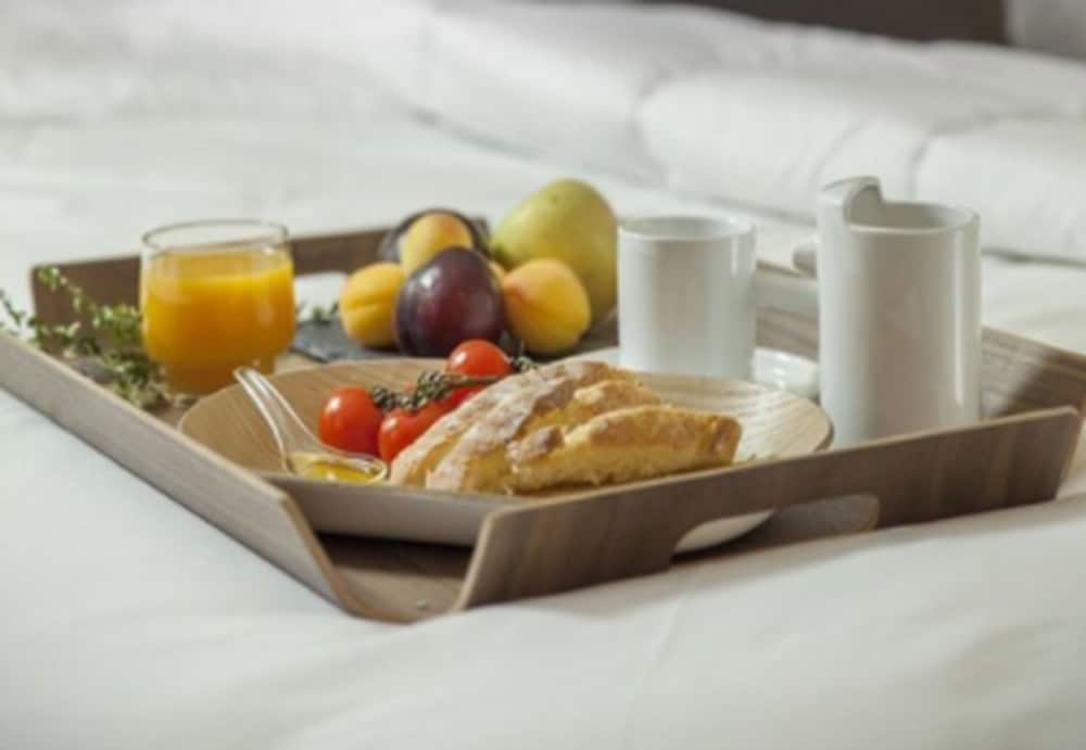 Confluent Health Resort - Property Image 1