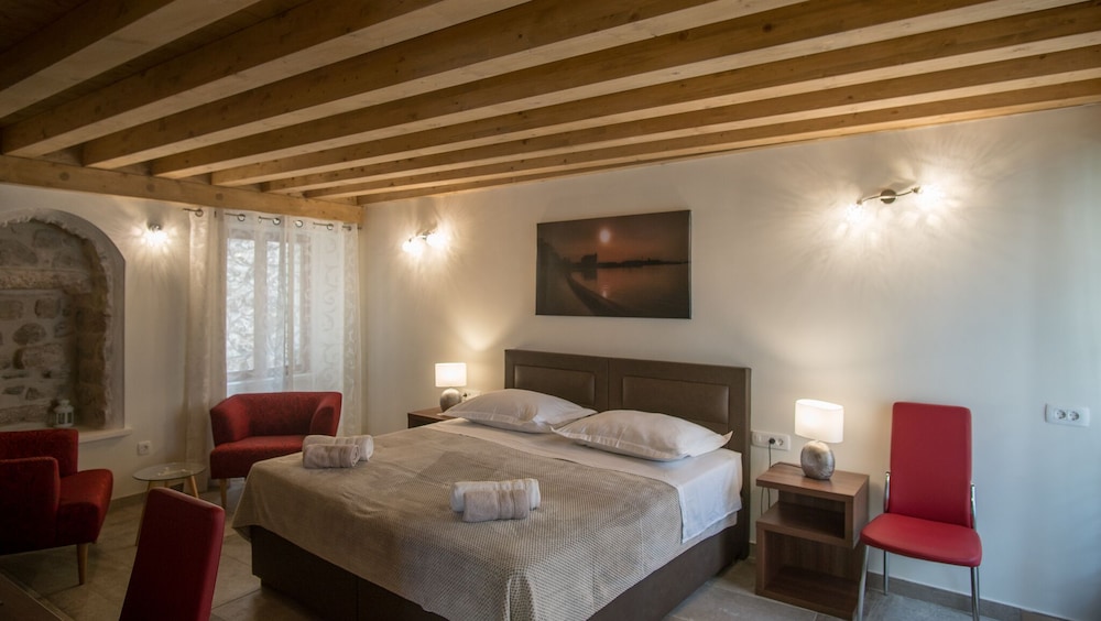 JR Luxury Guesthouse 2 view 4