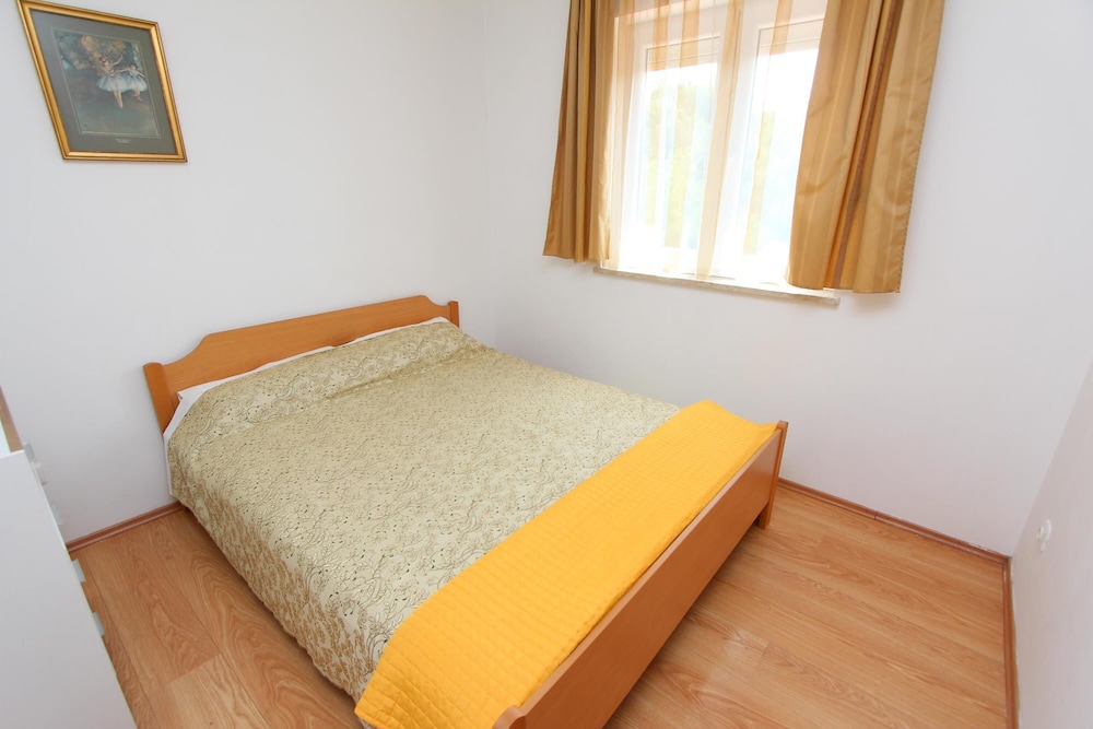 Apartments Ulika view 3