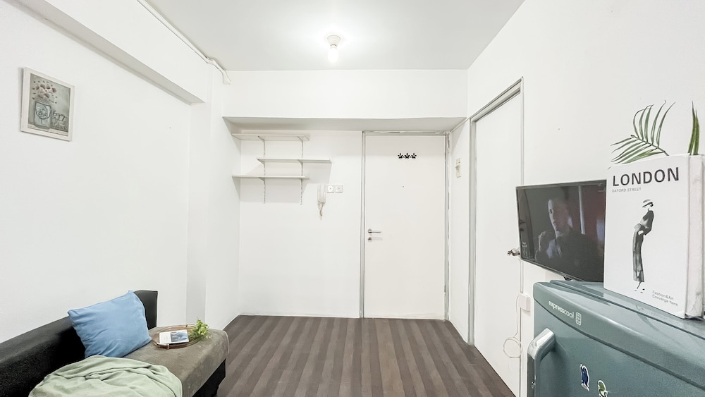 Warm And Homey 2Br Apartment At Green Bay Pluit