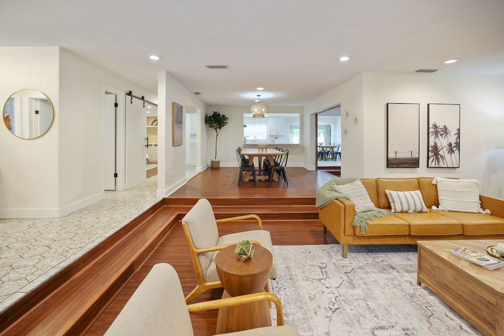 Golden Retreat: Expansive 6BR Home w Heated Pool ~