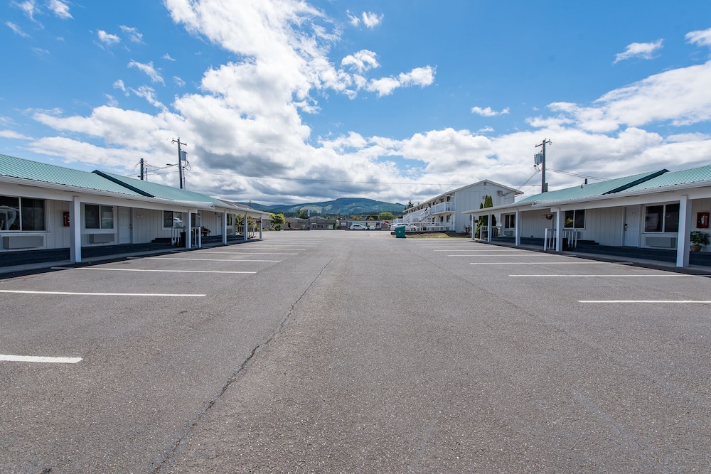 Sundowner Motel