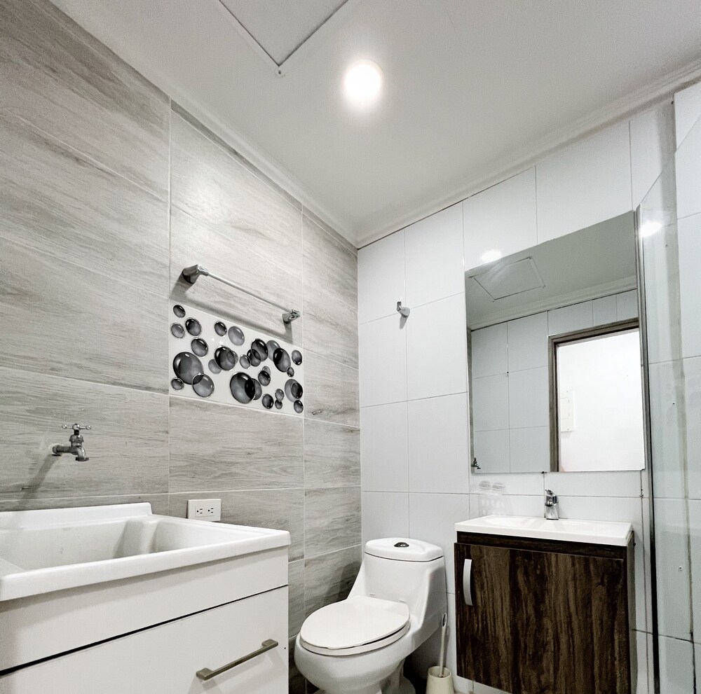 APARTAMENTO CON BALCON BY PARCEROS GROUP