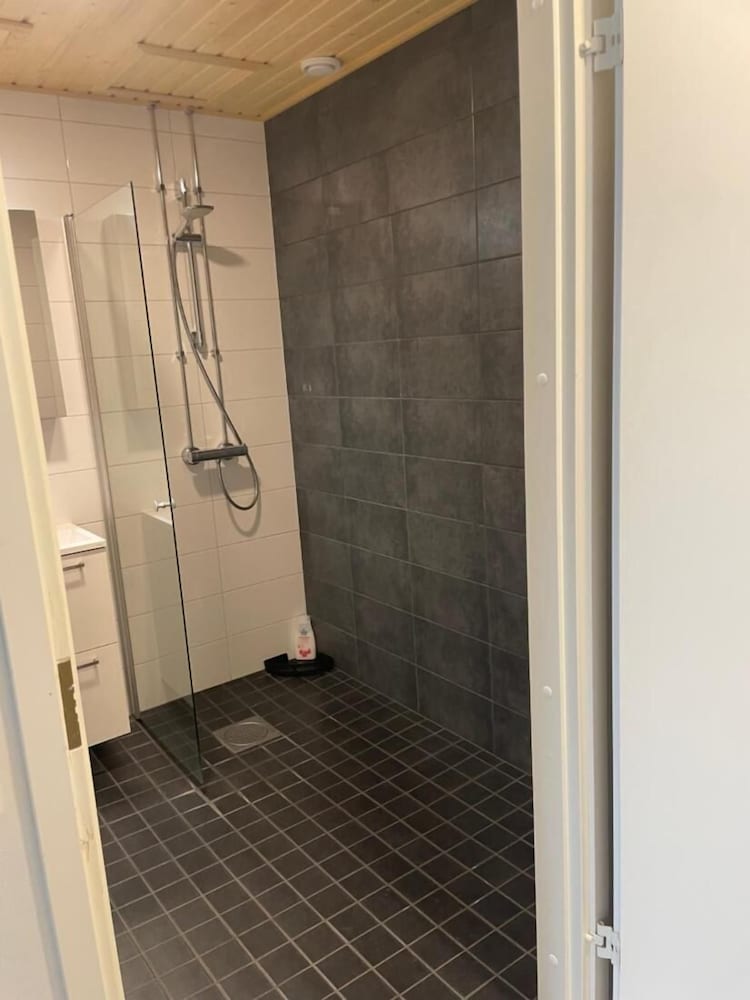 Charming 1-bedroom Apartment in Tampere With Fireplace