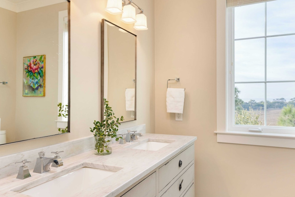 Sleeps 48, 2 Homes w/ Private Beach Access Bradley Circle Buyout by Avantstay
