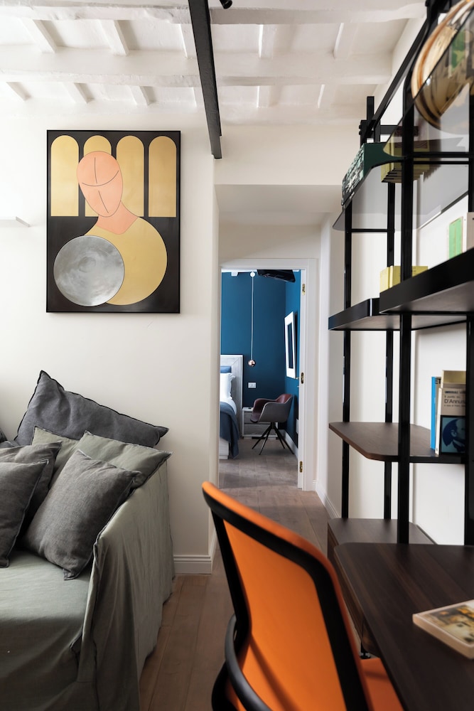 Via Giulia Apartments