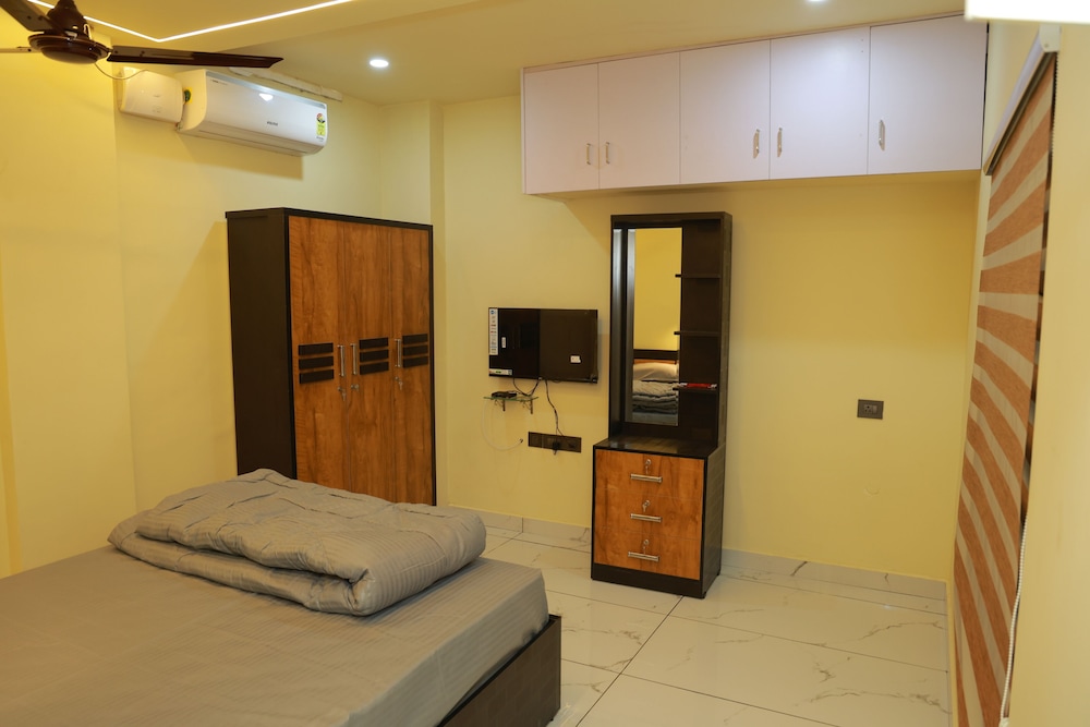 SJ HOMES