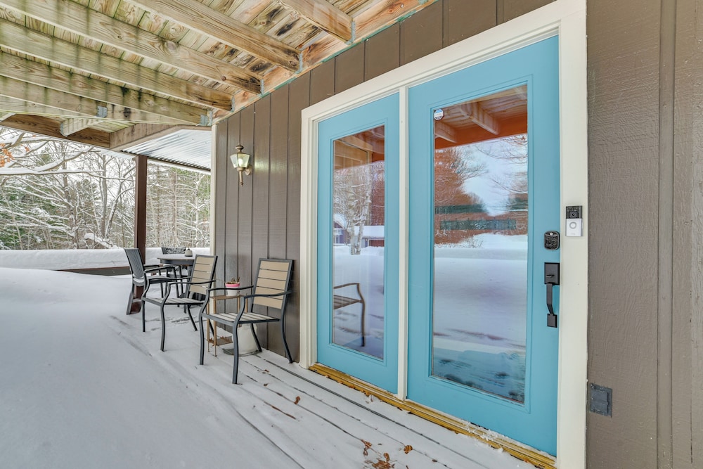 Private Hot Tub & Deck: Gaylord Family Home!