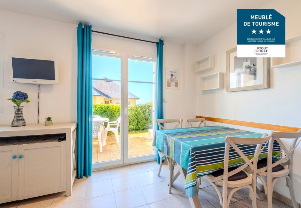 Peaceful Coastal Stay With Access to Pool