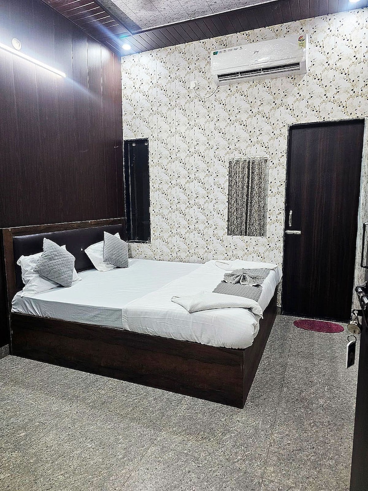 Shree Kalyan Palace