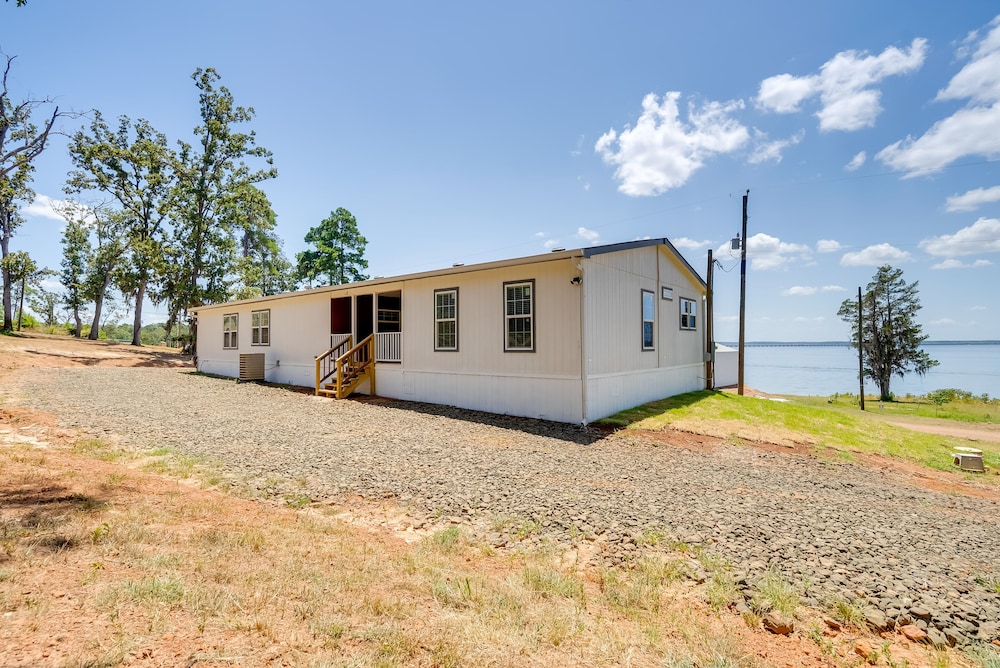 Fishermans Paradise: Lake-view Home in Many! view 2