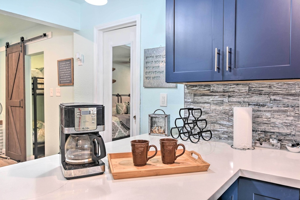 Galveston Group Getaway w/ Private Yard + Fire Pit