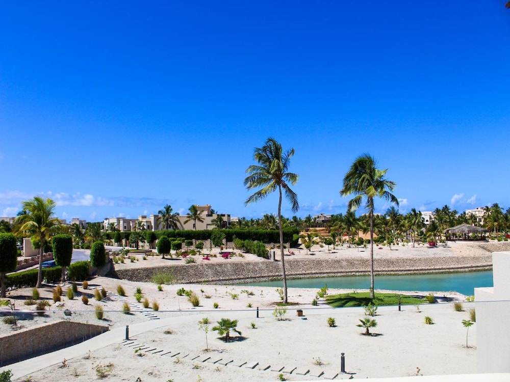 Lagoon View Apartment With Terrace