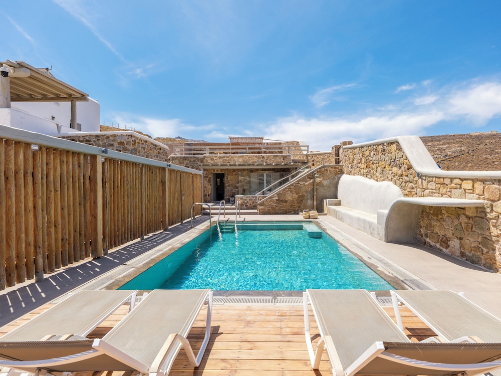 Mykonist Merchia Beach Villas & Suites