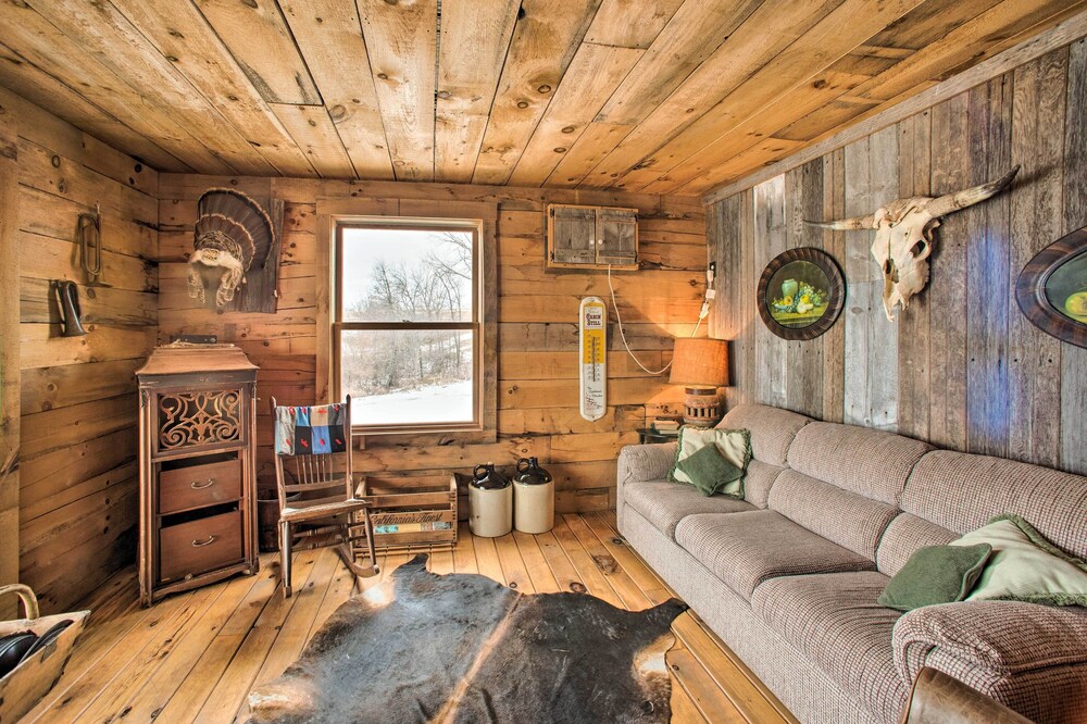 Secluded Powersville Cabin: 25 Mi to Lake Paho!
