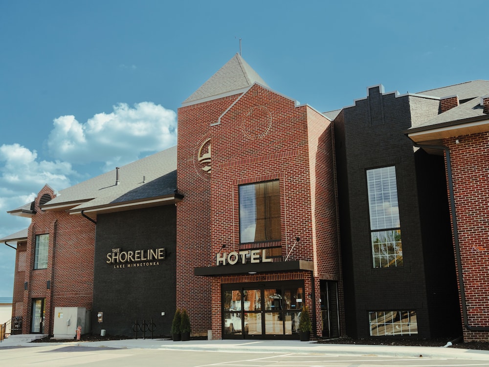 The Shoreline Hotel