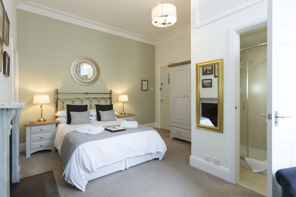 Rosslyn House