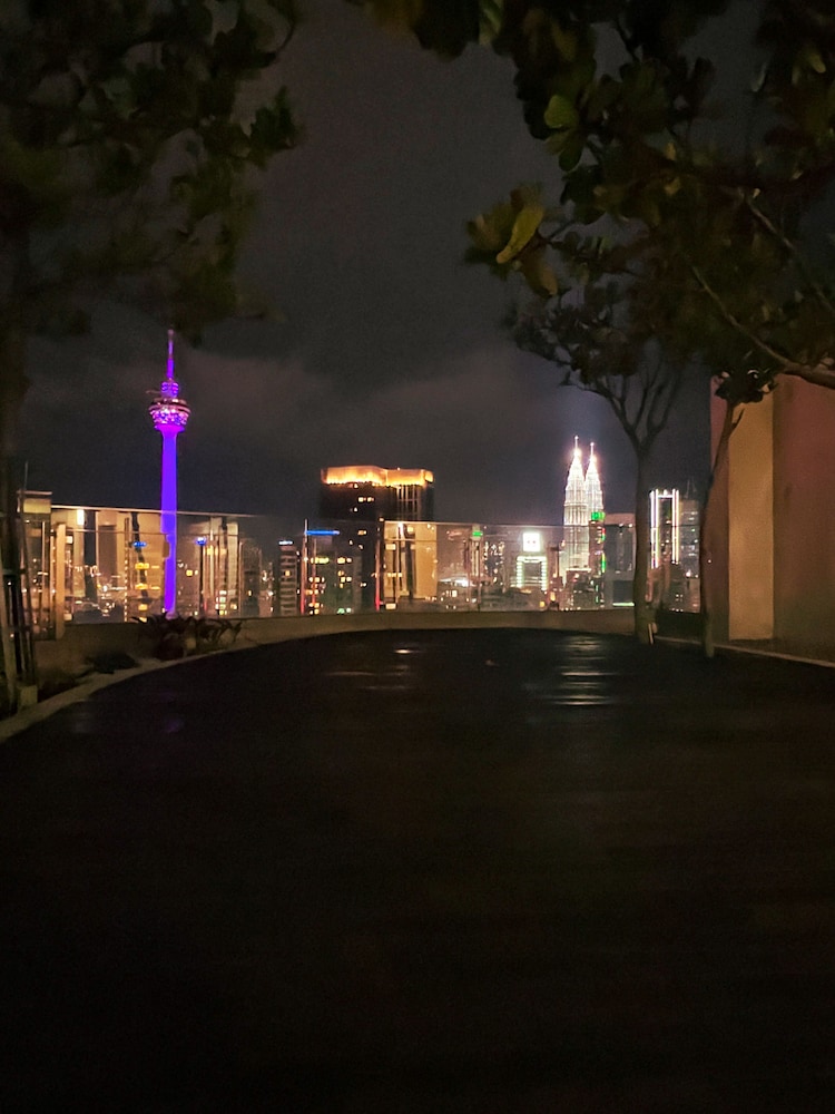 Robertson BY Shahjalal Suites