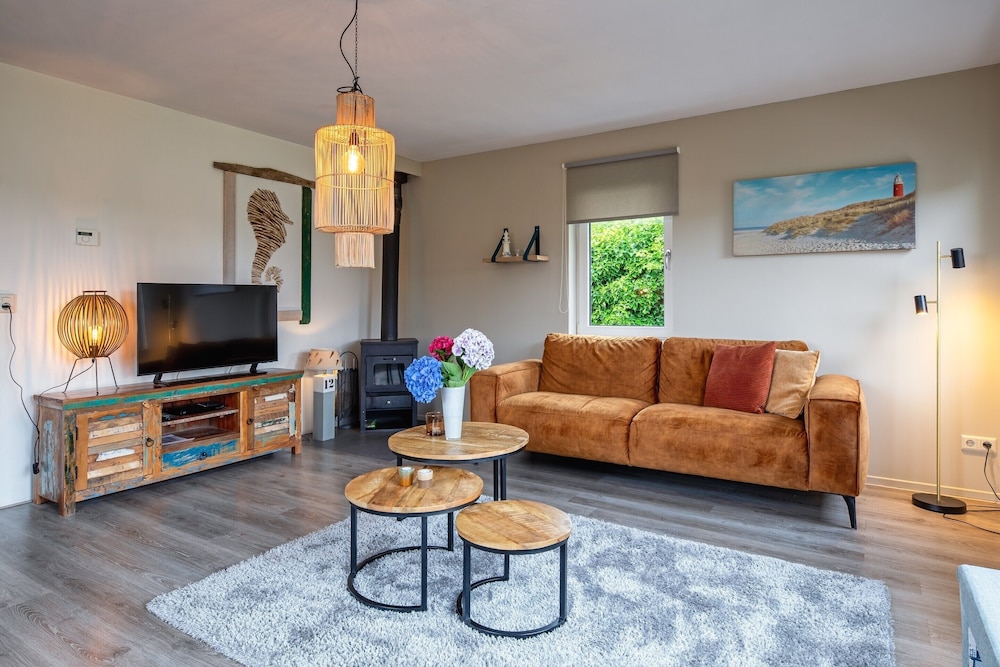 2 Cosy Homes With Wellness Garden