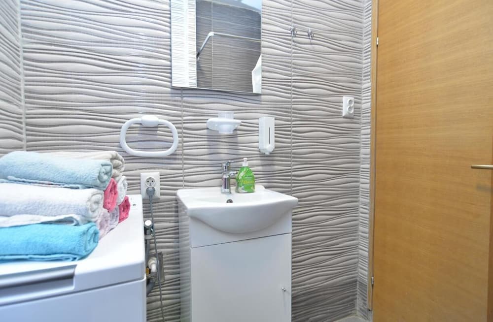 Spacious Flat With Pool Just 300m From the Beach