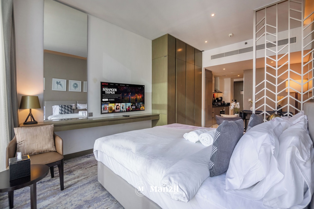 Manzil-Waterfront Studio in Business Bay