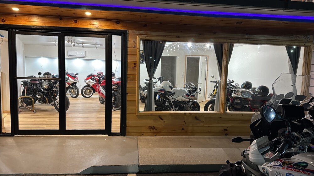 Motorcycle Inn