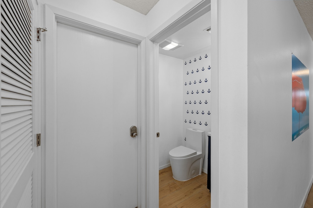 Las Villas Condo Unit 301 - 5 Night Minimum Stays 3 Bedroom Condo