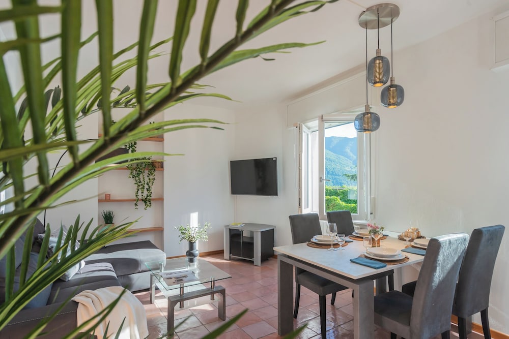 The Secret Lake View by Rent all Como