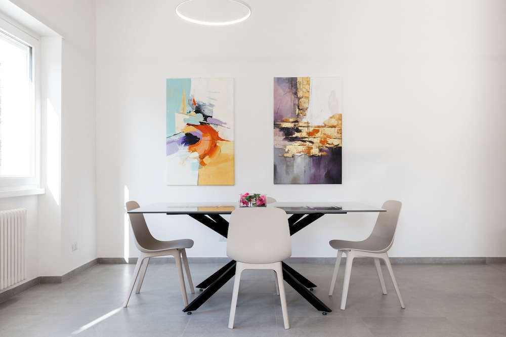 Domus Solis in Rome With 2 Bedrooms and 2 Bathrooms