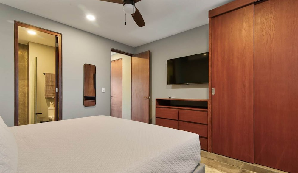 Modern 1 Bedroom Apartment With Luxury Amenities at Paramar Black by Waves