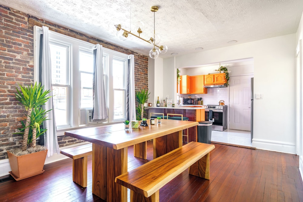 Jungle House Boutique Suites – Short North & Convention Center