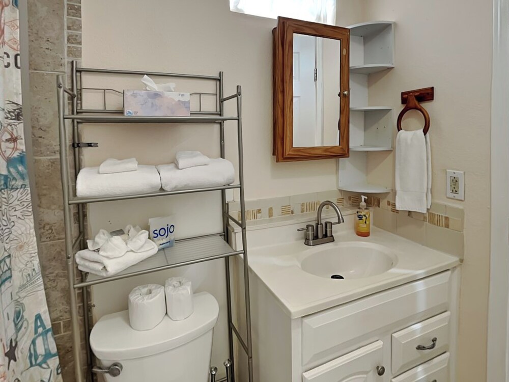 Sugar Shack Bungalow by Ryson Vacation Rentals