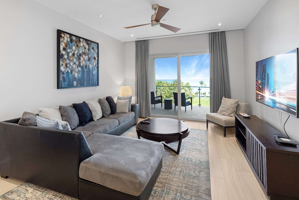 Stunning Oceanview 2 Bed Condo at ONE Cable Beach