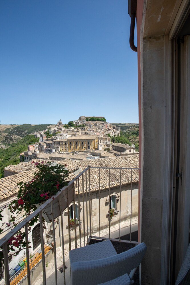 Terra del sole Ibla