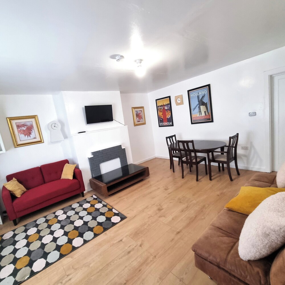 Forge Lane Cozy Apartment