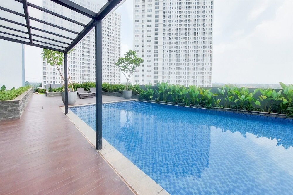 Studio Near Krl Station At Cisauk Point Apartment